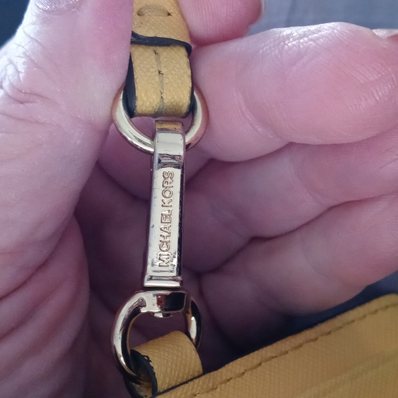 Michael Kors ID Holder with Card Slots - Picture 3 of 9